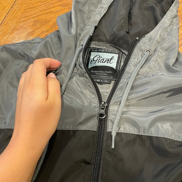 Grey and black “beautiful giant” raincoat - Picture 3 of 6